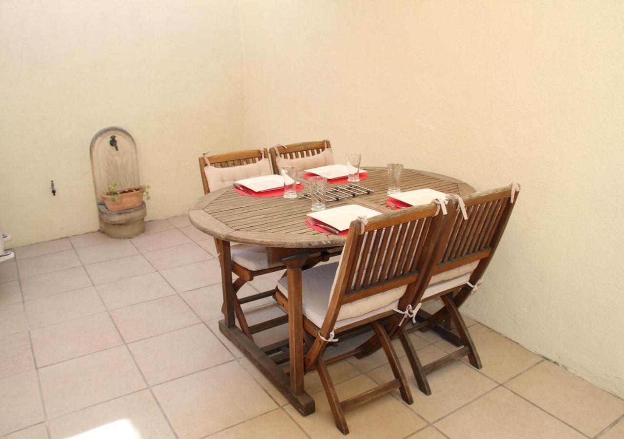 Agreable Maison De Ville Eyragues Luaran gambar