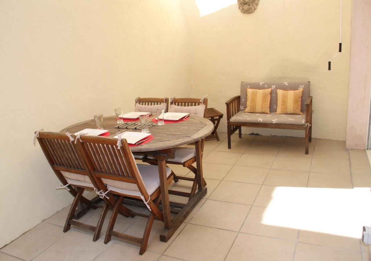 Agreable Maison De Ville Eyragues Luaran gambar