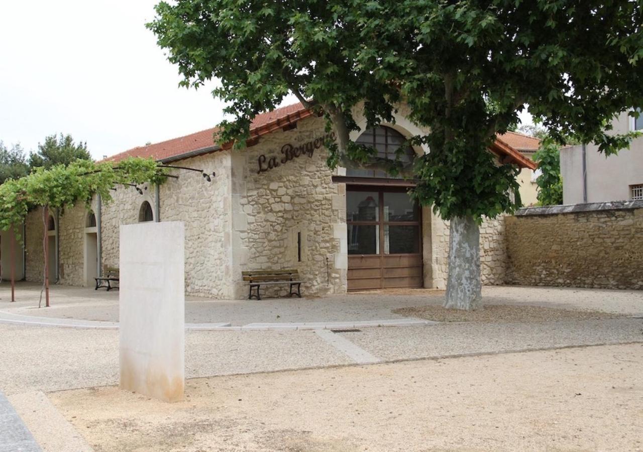 Agreable Maison De Ville Eyragues Luaran gambar