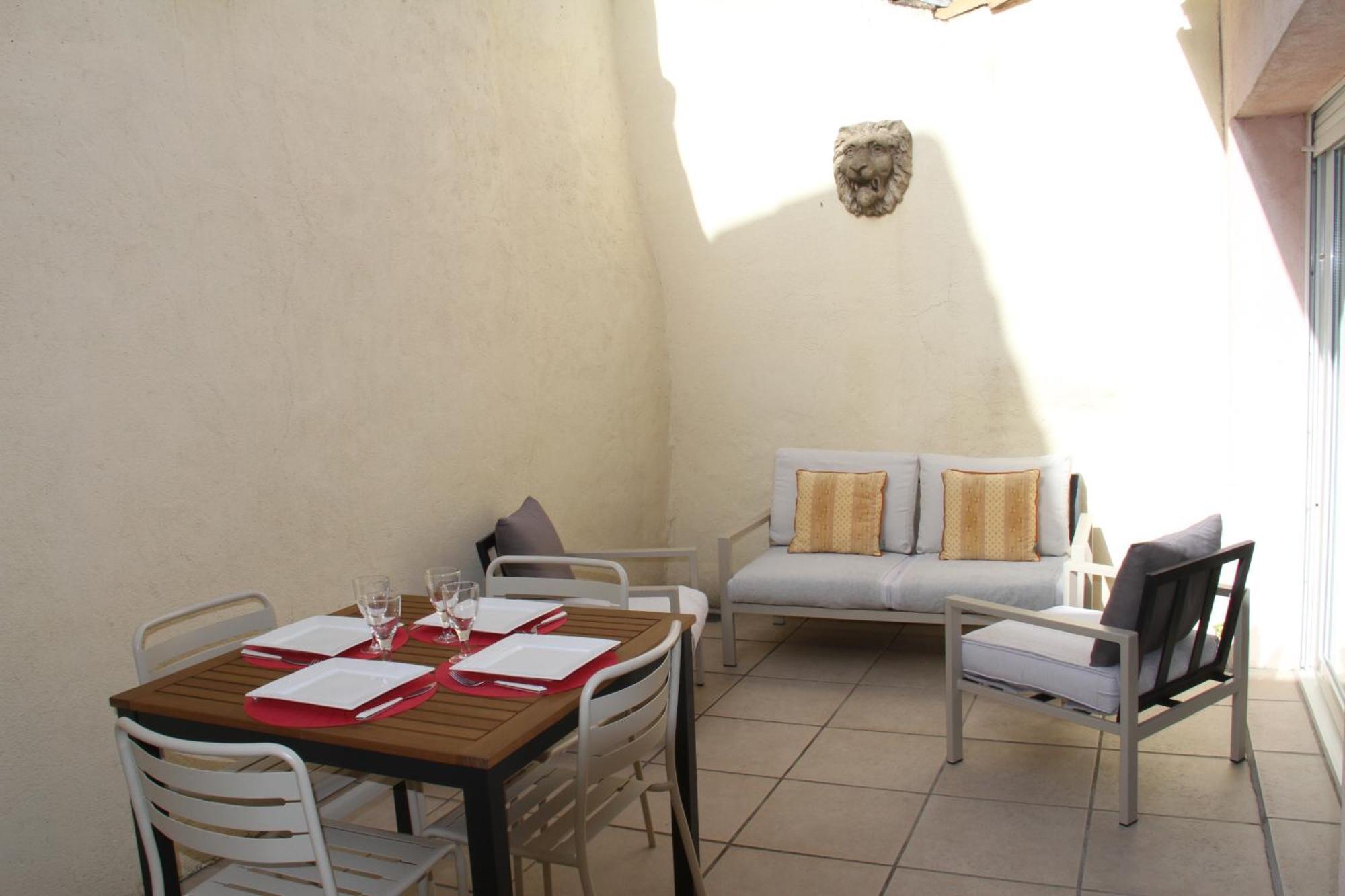 Agreable Maison De Ville Eyragues Luaran gambar
